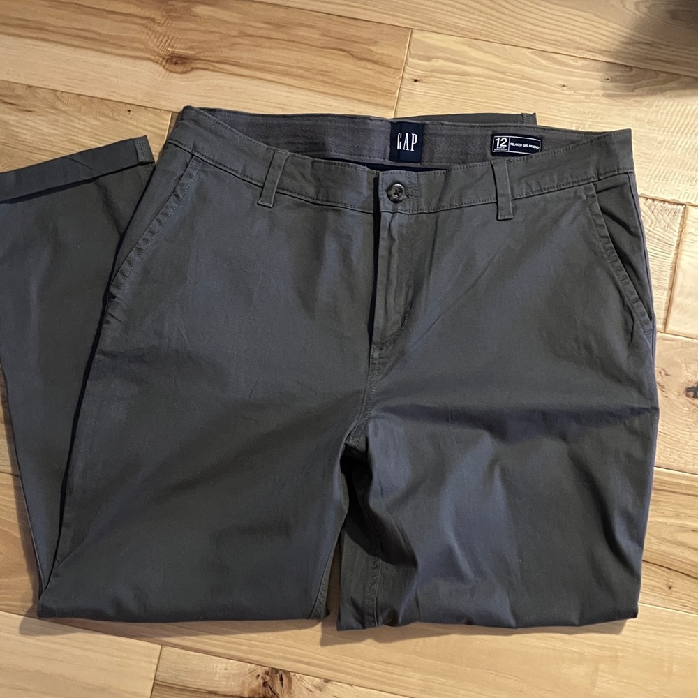 GAP women’s Charcoal Chinos